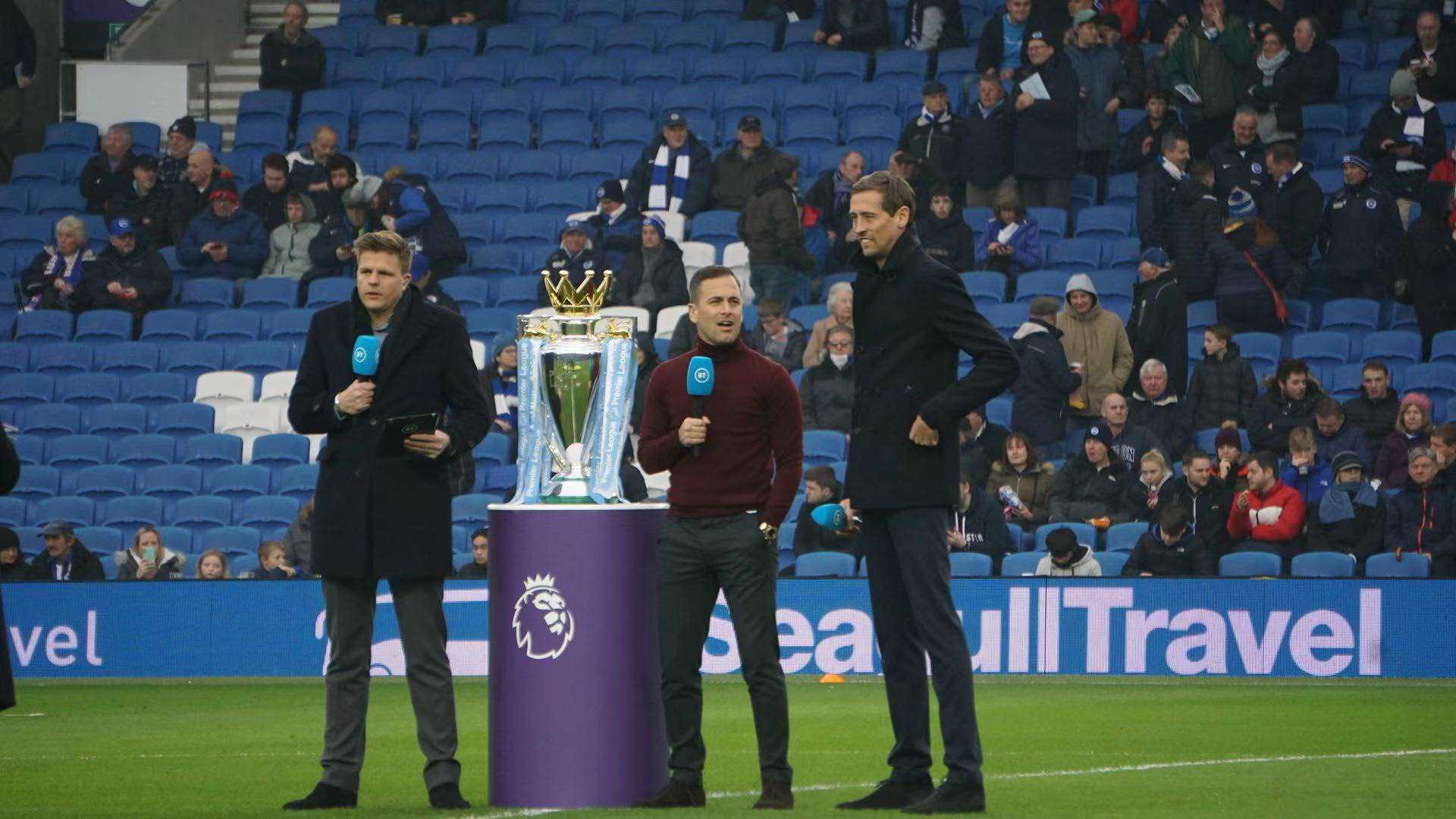 雨以令人瞩 雨以令人瞩