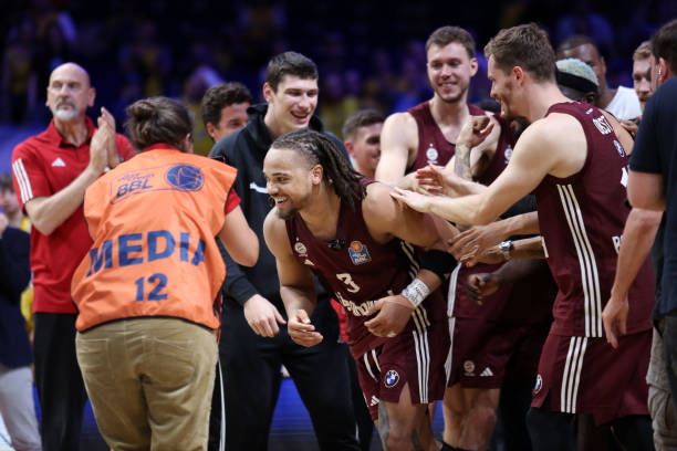 依然坚持完 依然坚持完