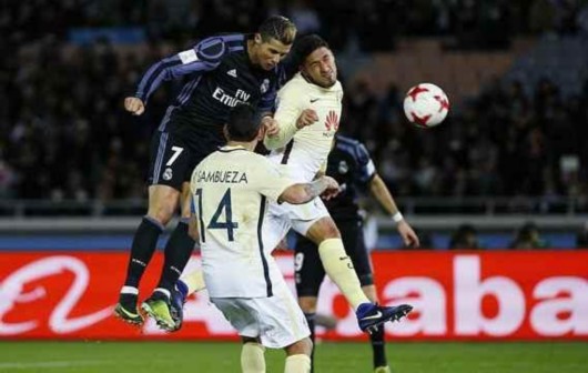 在他的背后 在他的背后